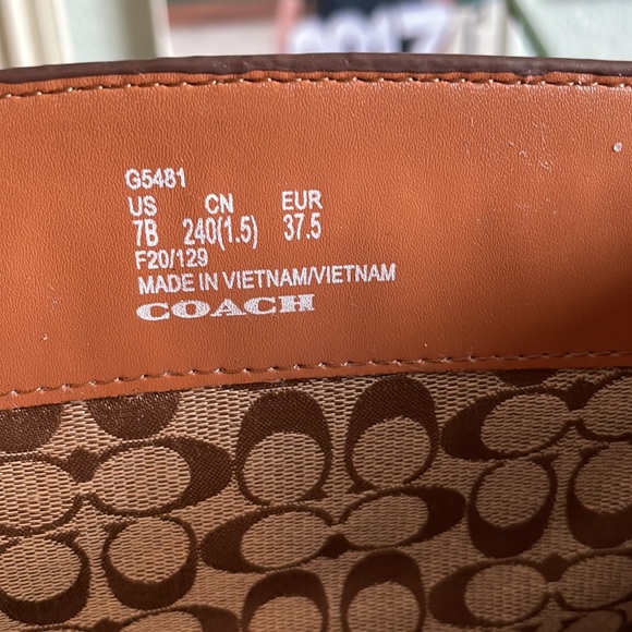 New Coach boots Fynn Boot
Embossed with our iconic - Picture 13 of 17